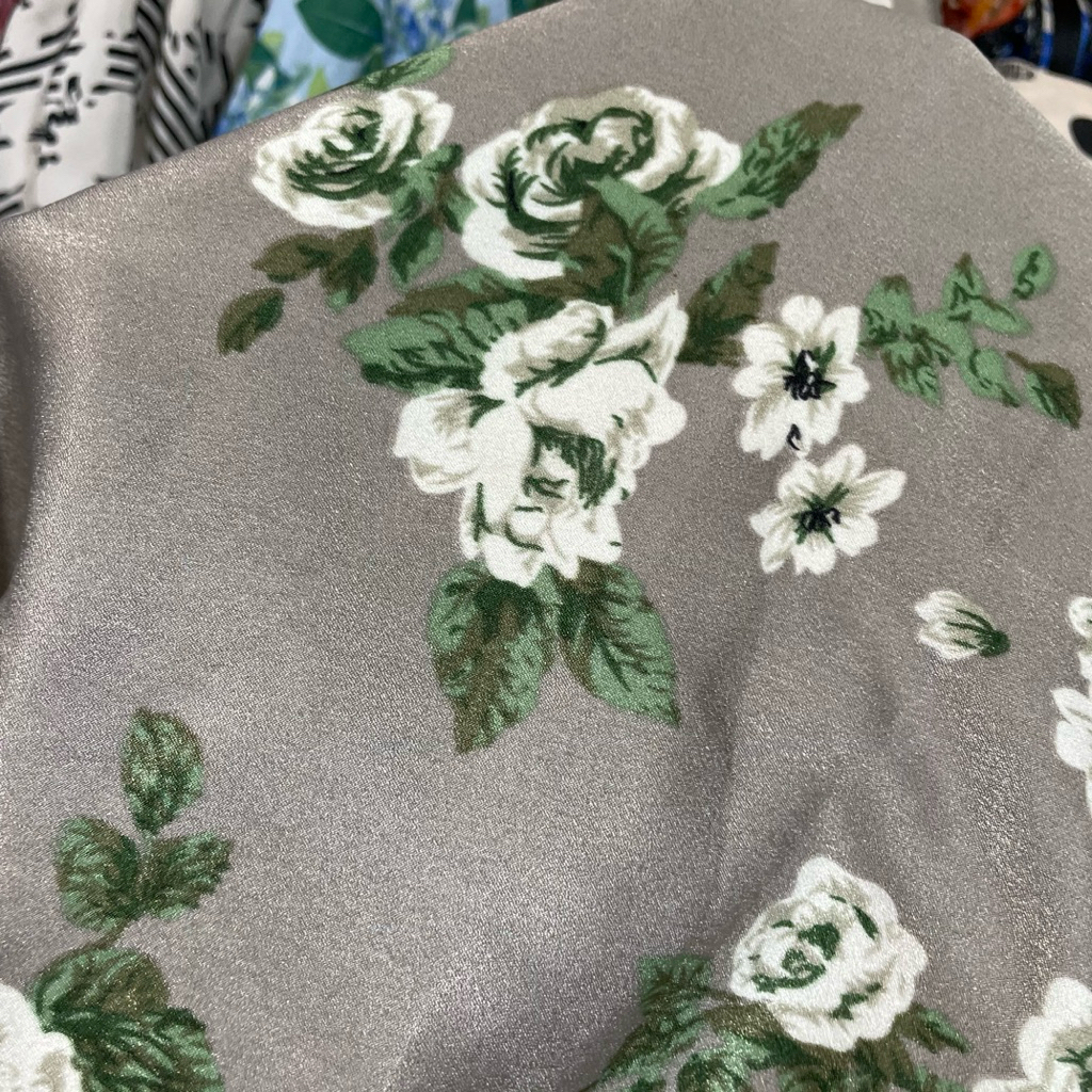 kain maxmara silk motif bunga premium - kain satin maxmara original - kain maxmara silk style premiu