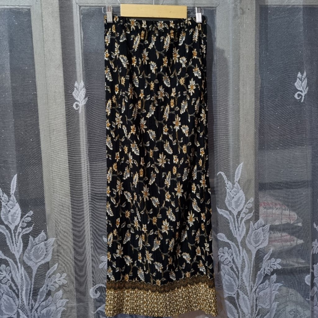 CHECKOUT PRELOVED Rok Span Melar