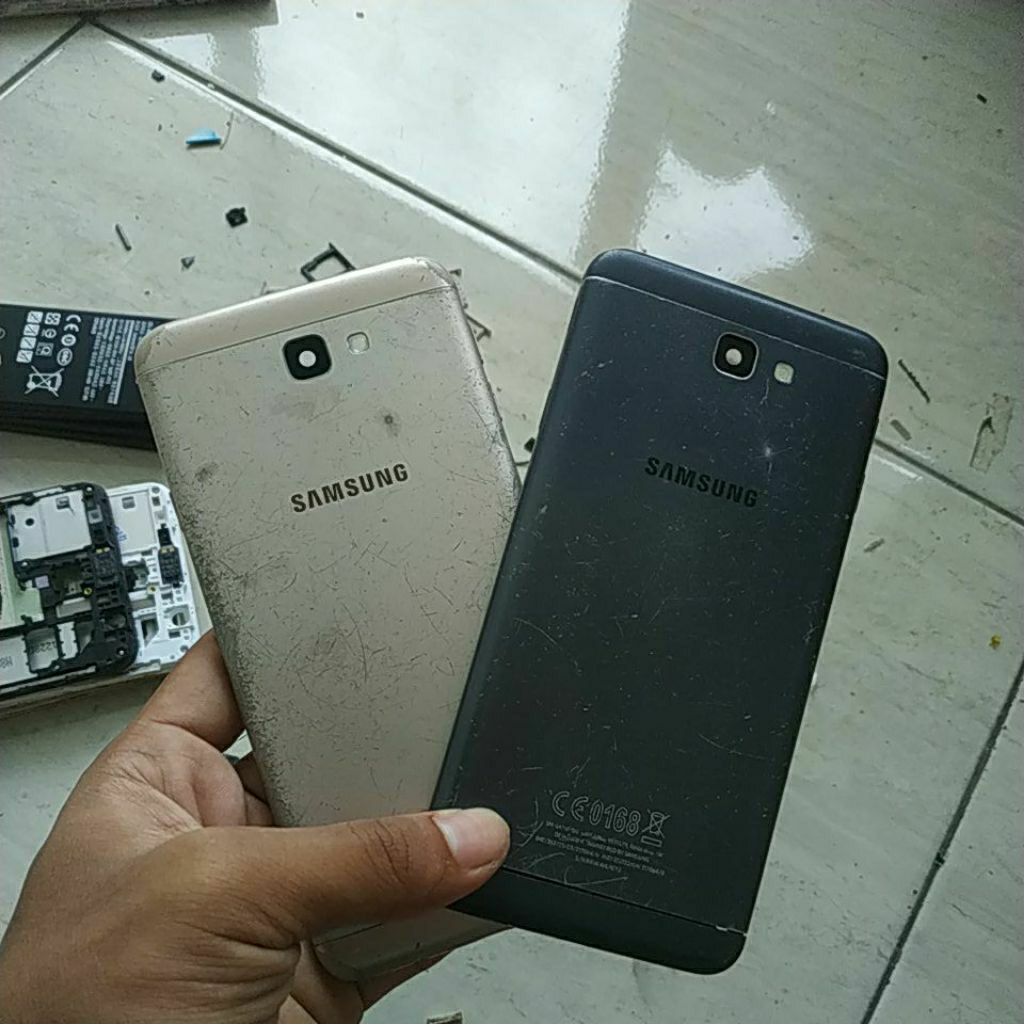 backdoor bekas Samsung j7 prime,fisik sesuai gambar
