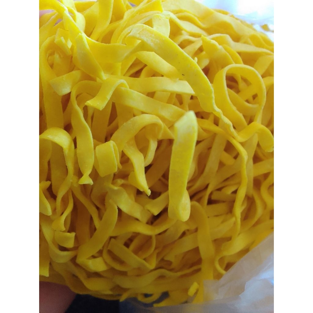 

mie kuning pipih padang