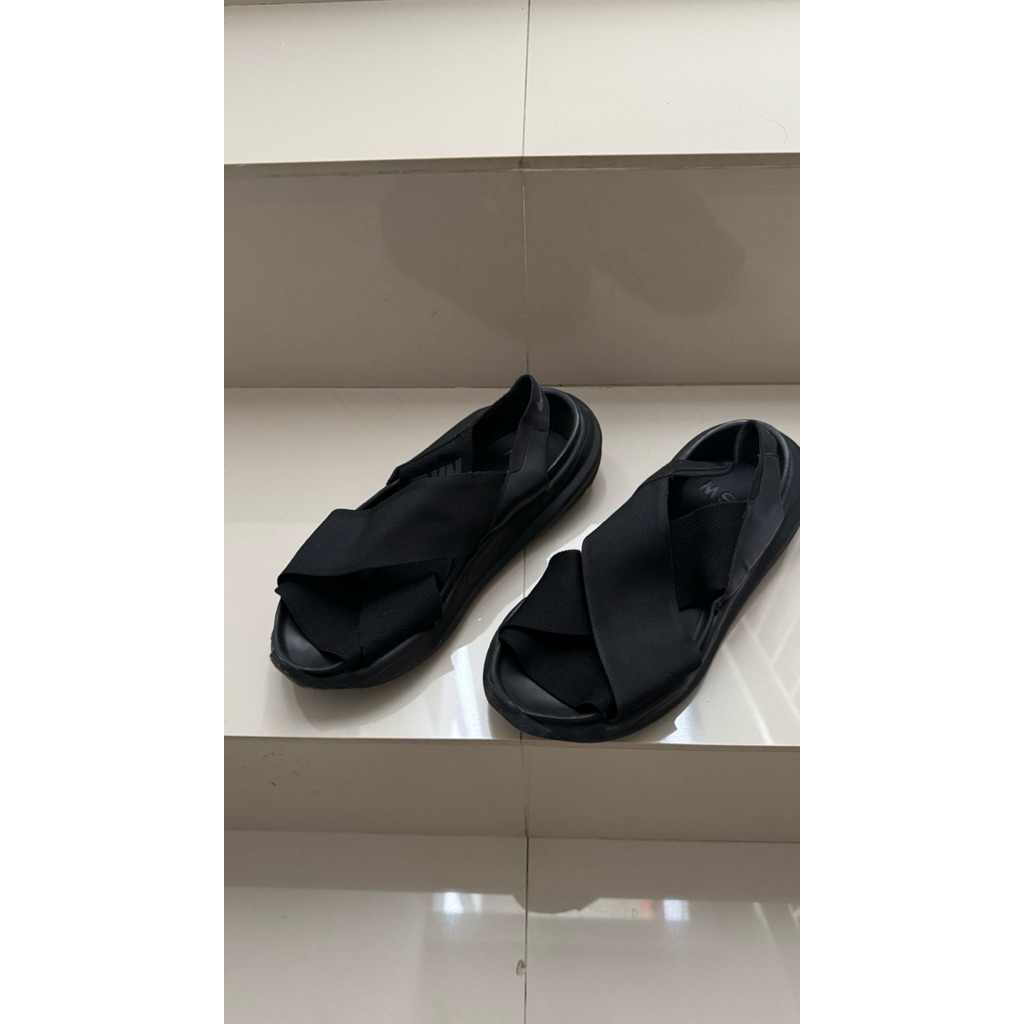 preloved nike sandal hitam