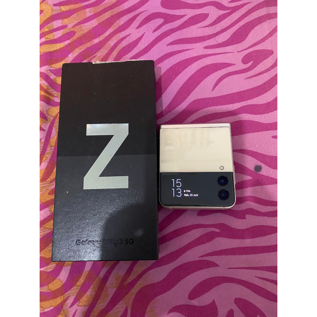 Samsung Z Flip 3 8/5 256 Lengkap (minus lcd)
