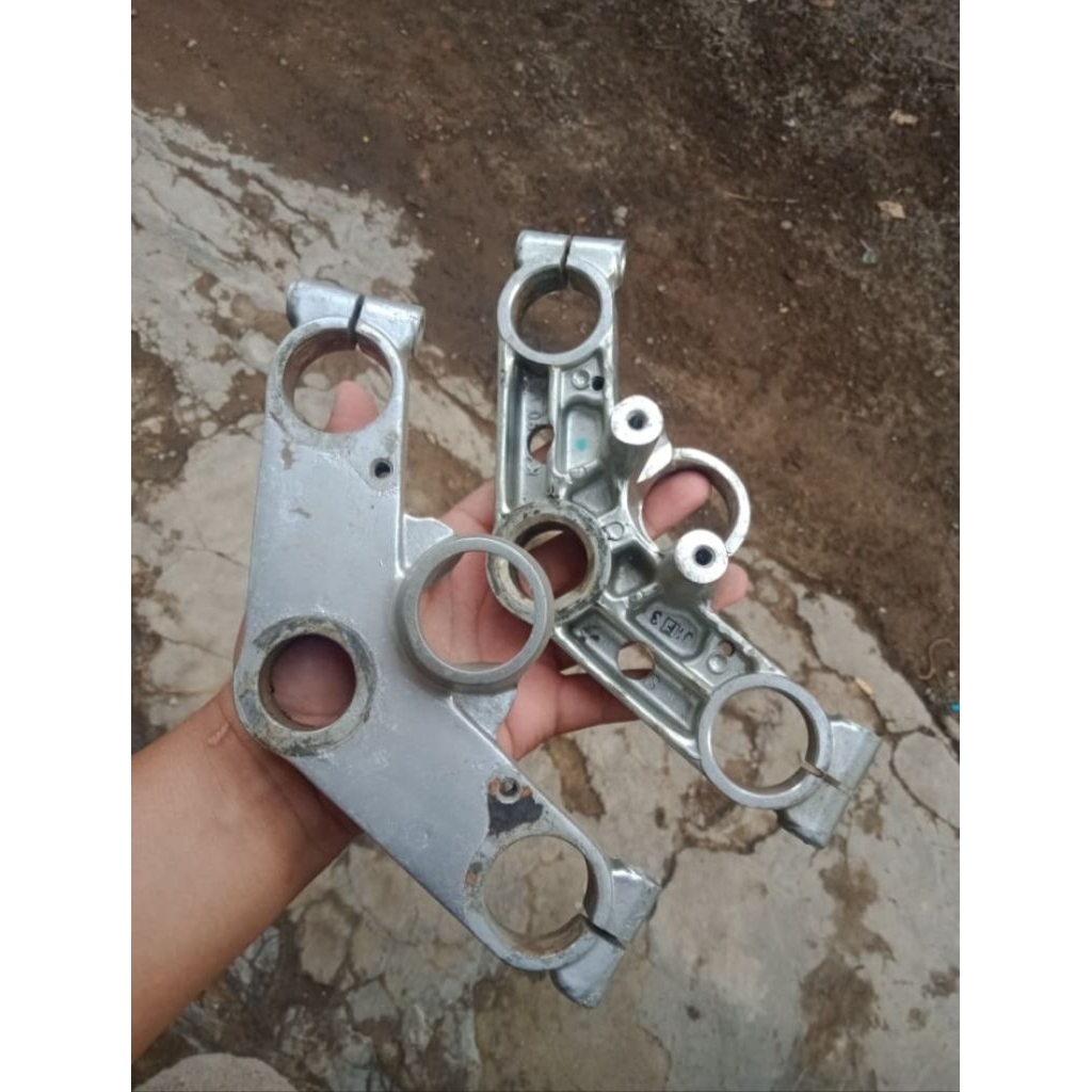 T Segitiga Atas Kawasaki Ninja R New Original Bekas Copotan Motor Second 2nd Sok Skok Shock Breaker 