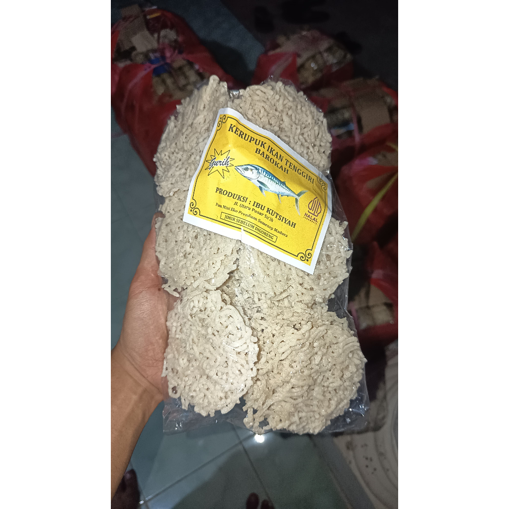 

Kerupuk Ikan Tenggiri 27 Biji Krupuk Mentah Pattola 500 Gram Premium Khas Madura Gurih