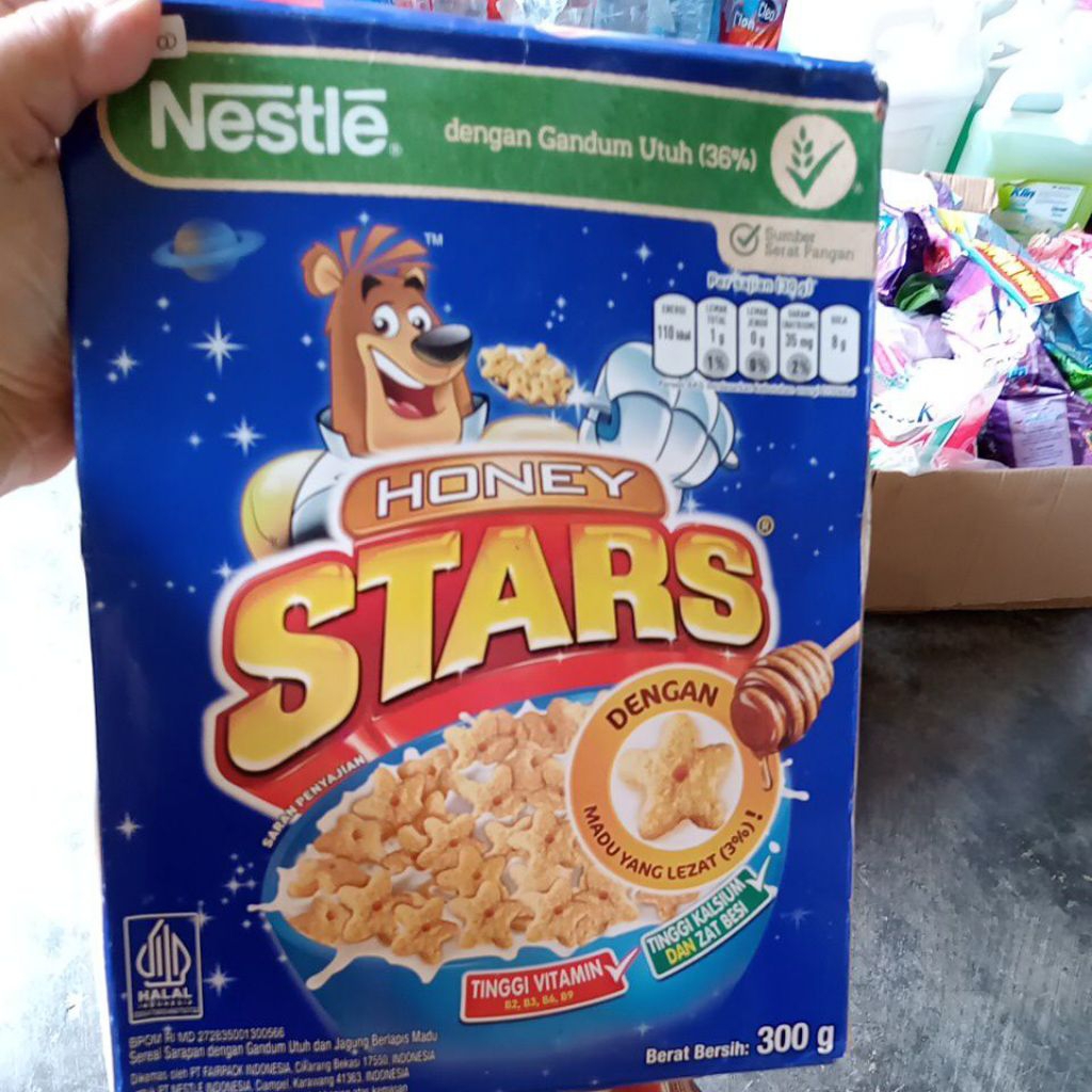 

Honey Stars, Sereal sarapan dengan gandum utuh dan jagung berlapis madu, 300g