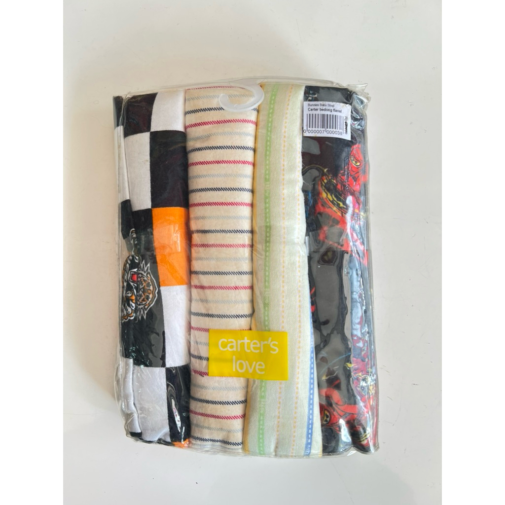 sale defect bedong flanel bayi carter’s isi 4