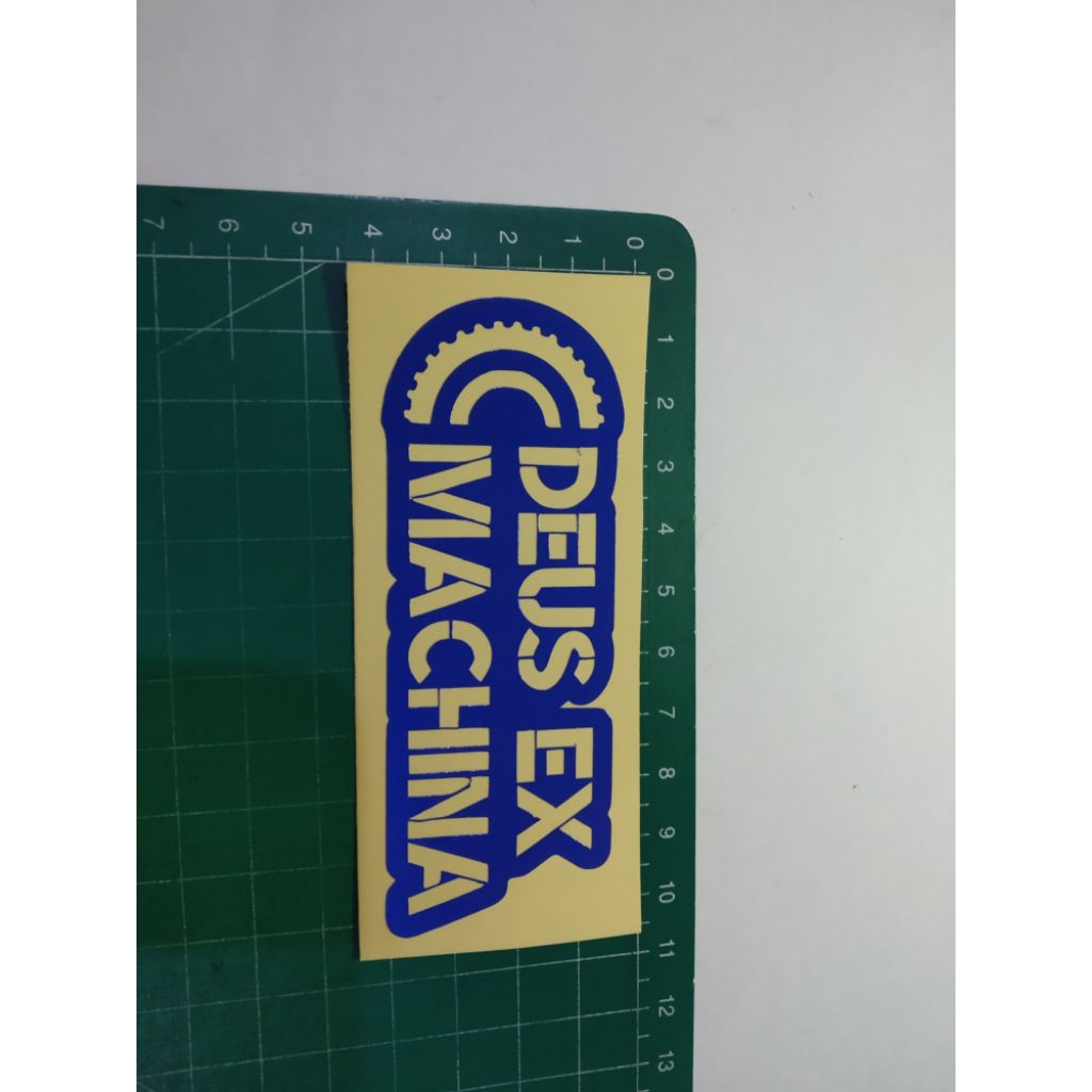 

stiker cutting deus ex machina