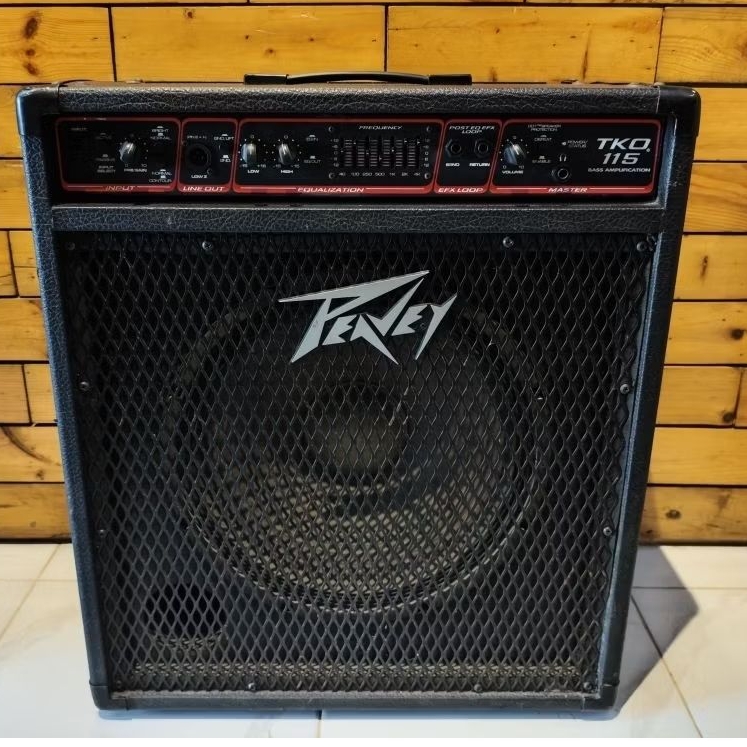 peavey TKO 115 bass amplyfier 15"