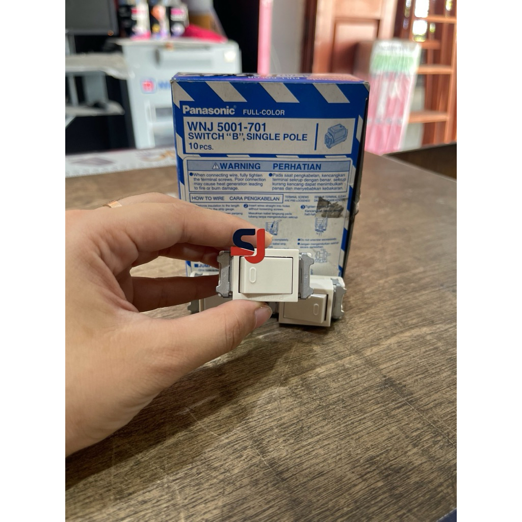 saklar tunggal panasonic / saklar panasonic tunggal WNJ 5001