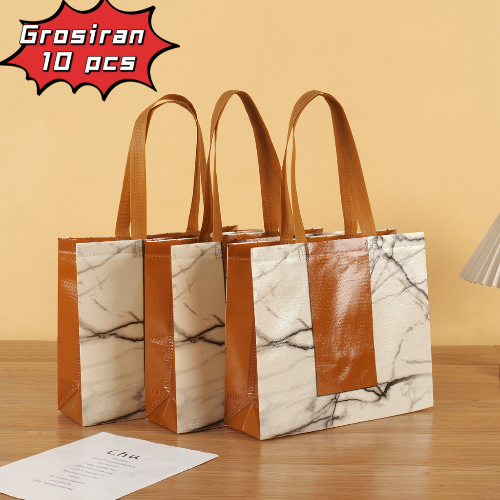 

Grosiran Tas Koper 10pcs-Tas hamper - Goodie bag - Tas Belanja - Tas Souvenir - Tas Kado - Tas Jinjing - Tas Lipat-Kantong Belanja - Souvenir - Shopping bag - Spoundbond - Tote Bag - Tas Wanita - Tas Murah - Tas Belanja Murah - Tebal dan Kuat