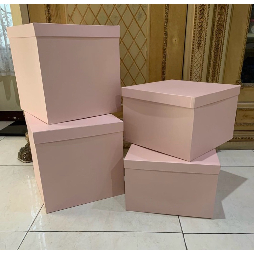 

Hard Box Kotak Kado 30x30x30