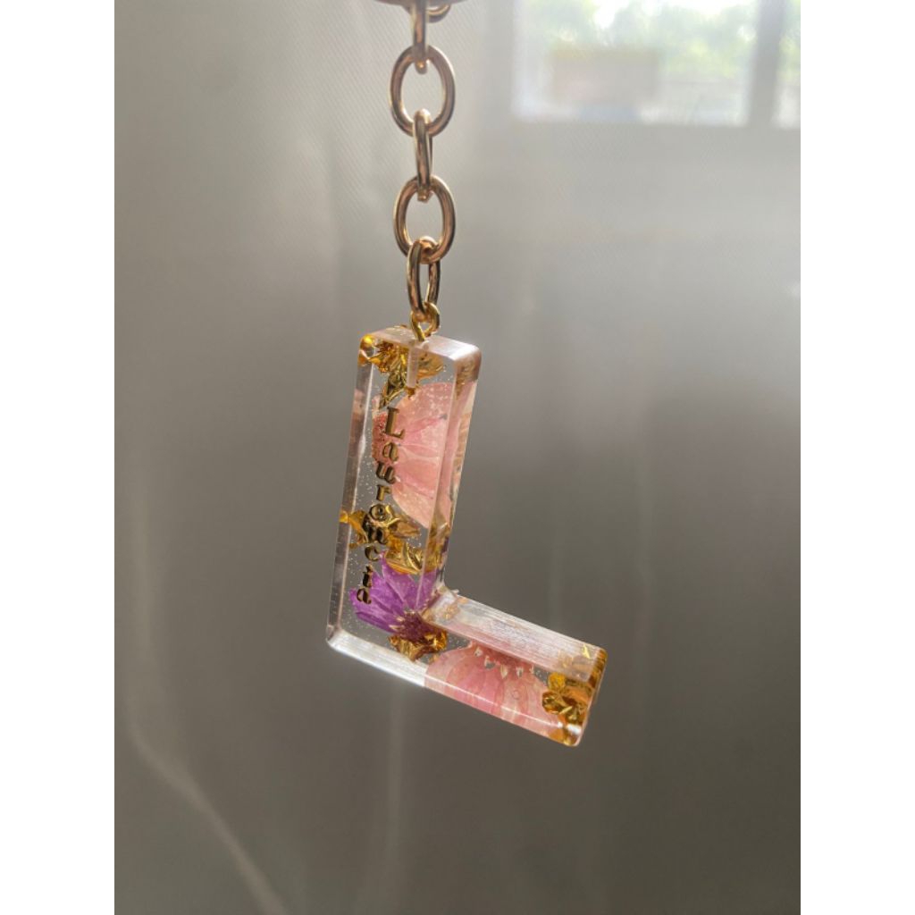 Resin KeyChain | Gantungan Kunci Inisial Huruf | Custom Resin | Resin Keychain