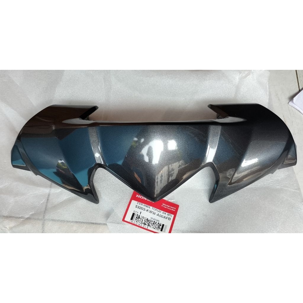 53203-KWW-A00AFB Cover Batok atas VISOR topi Honda Absolute Revo 100 warna Hitam abu abu ORI AHM