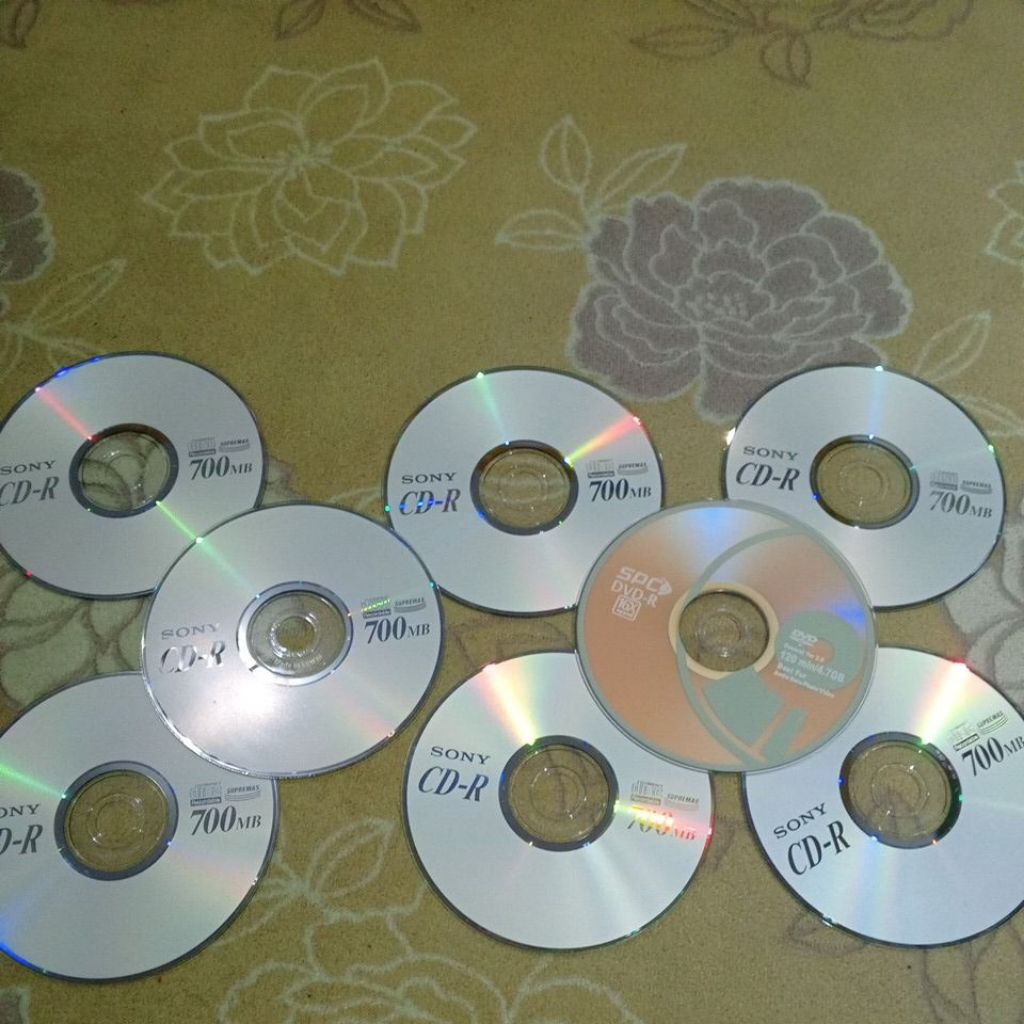 CD R kosong Sony dan D-Max