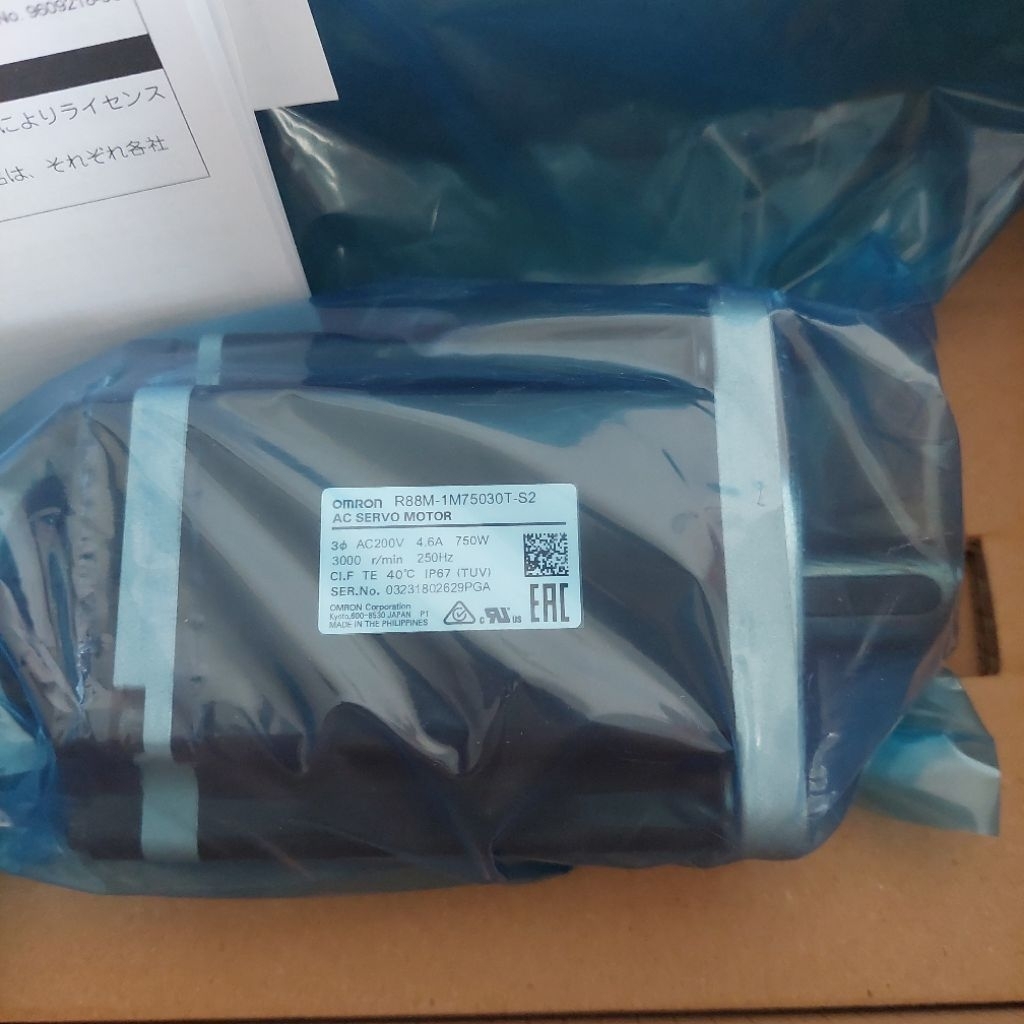 R88M-1M75030T-S2 750watt AC Servo Motor Omron