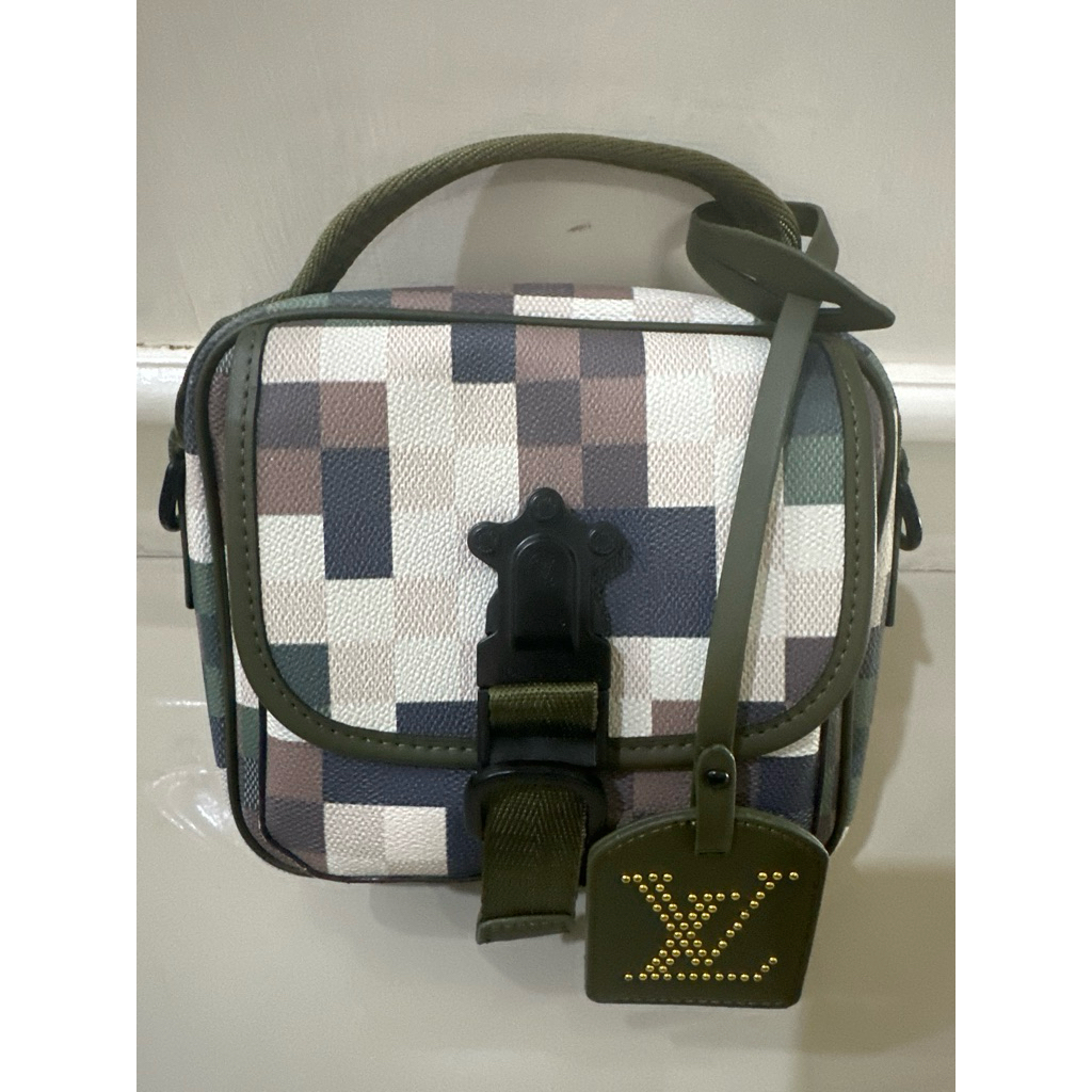 preloved bag tas second lou is vui tton quest messenger