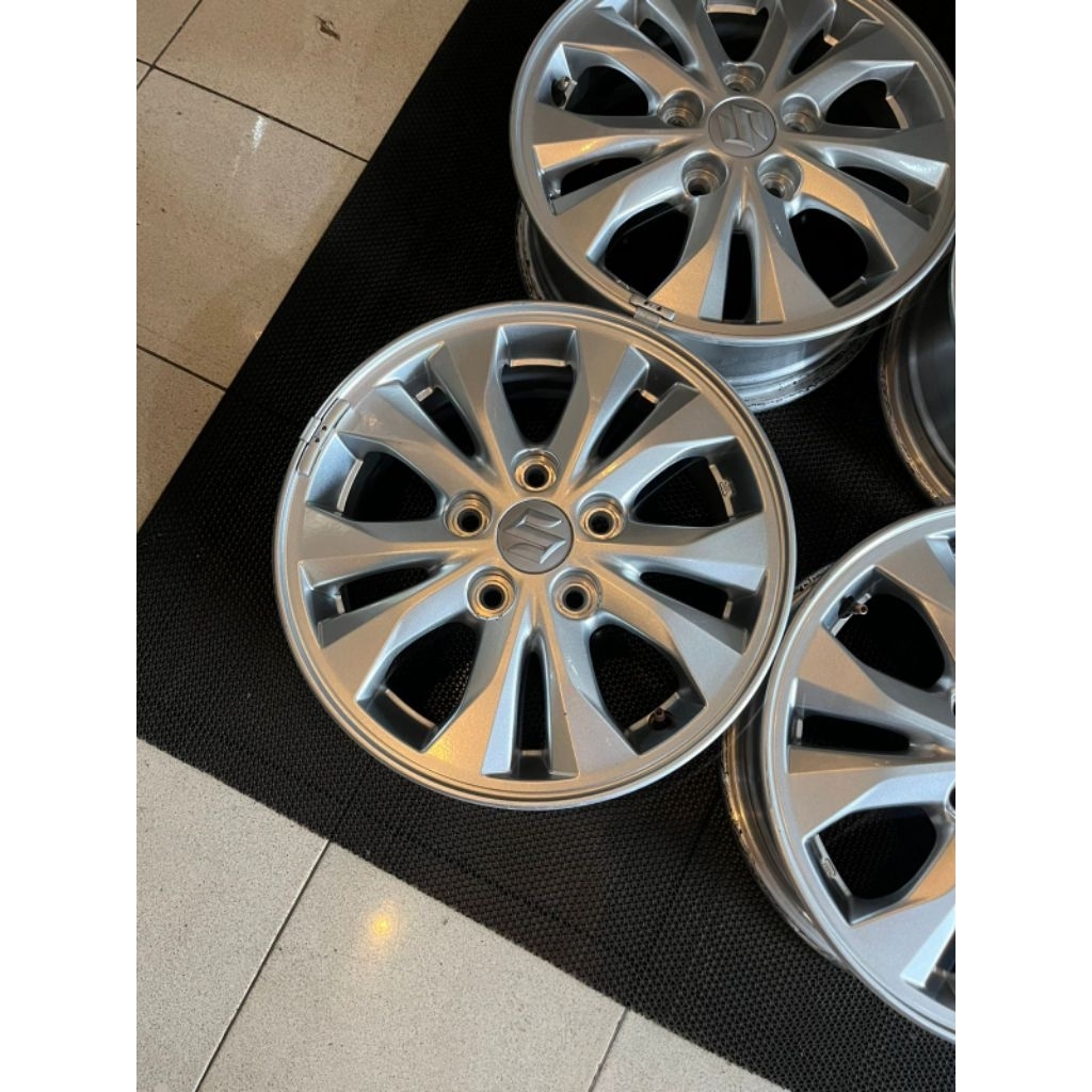 Velg seken original nissan livina ring 15