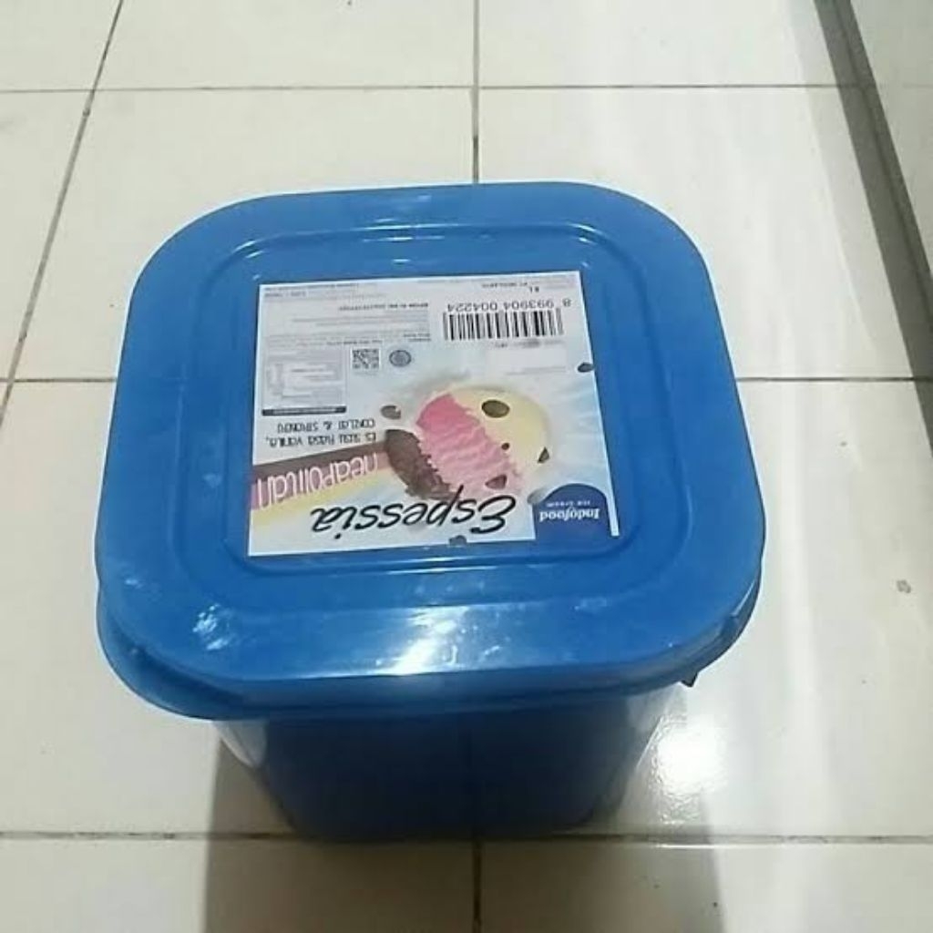 

kaleng bekas es krim indofood