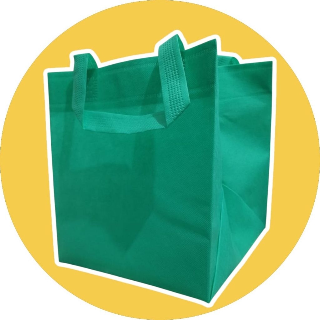 

Tas Hajatan Spunbond isi 1 pack atau isi 60 pcs ukuran 22 x 22 tinggi 25 cm /tas kado/tas berkat/tas souvenir/tas serbaguna