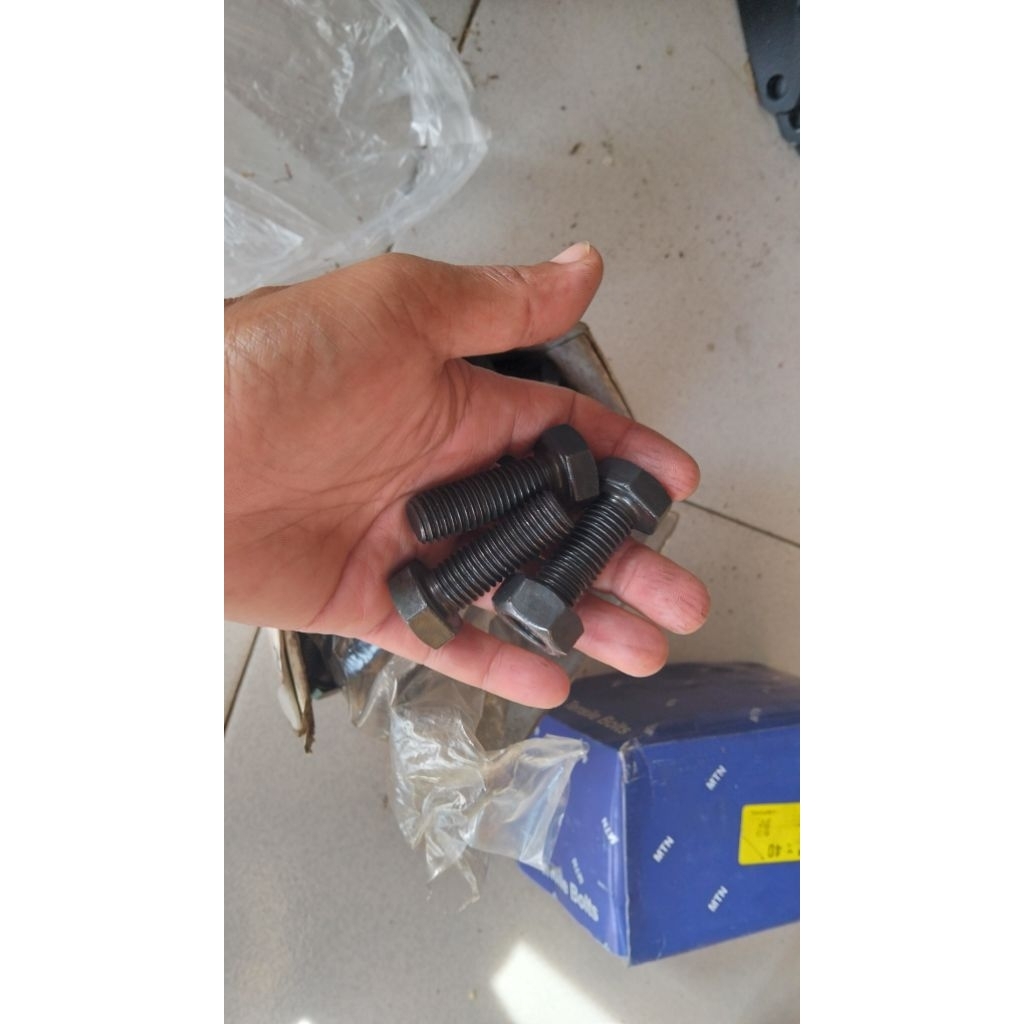 baut baja 14 mm kunci 22 buat pisau kubota