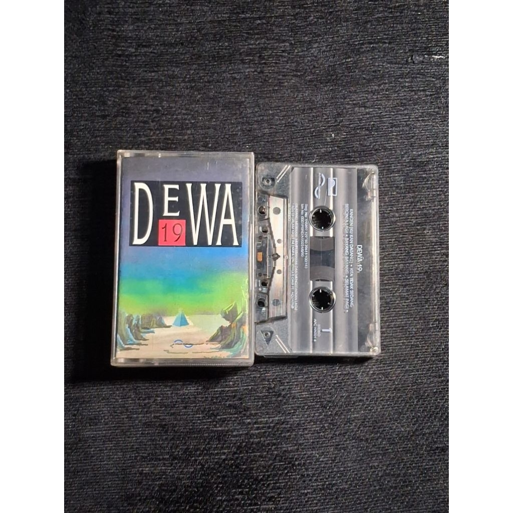 Kaset Pita Dewa 19 Self Title
