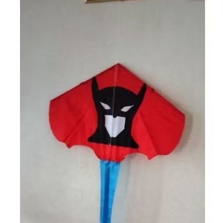 layangan kain Batman kepala