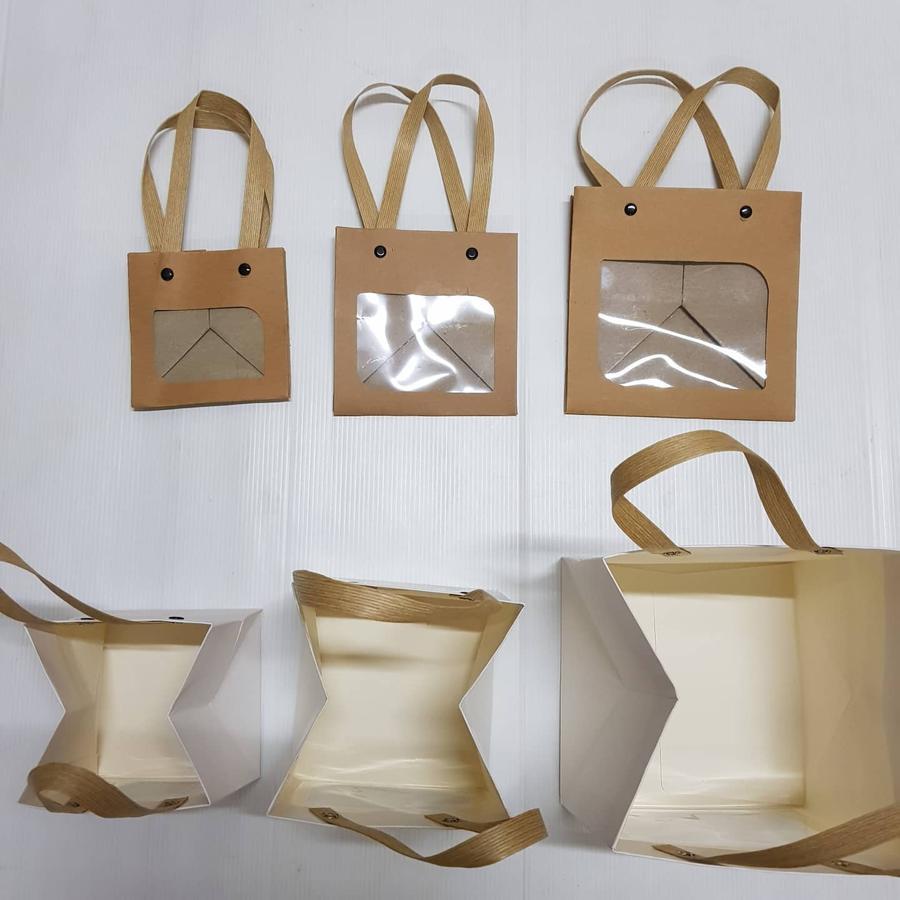 

Paper Bag Kotak Polos Jendela Bening Transparan Isi 1 Pcs Kantong Kado Tas Jinjing Souvenir Hampers
