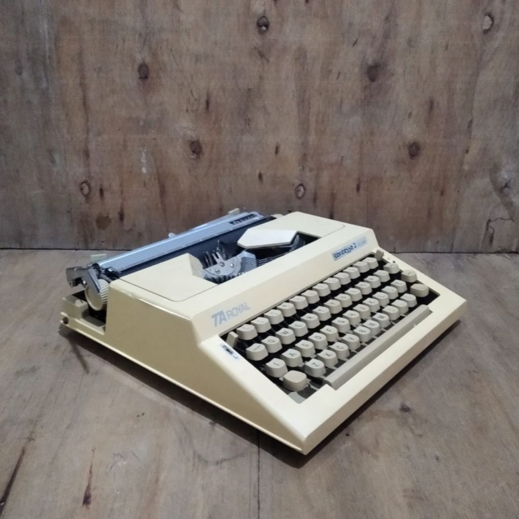 Mesin tik mesin ketik Merk Royal jadul vintage antik lawas kuno
