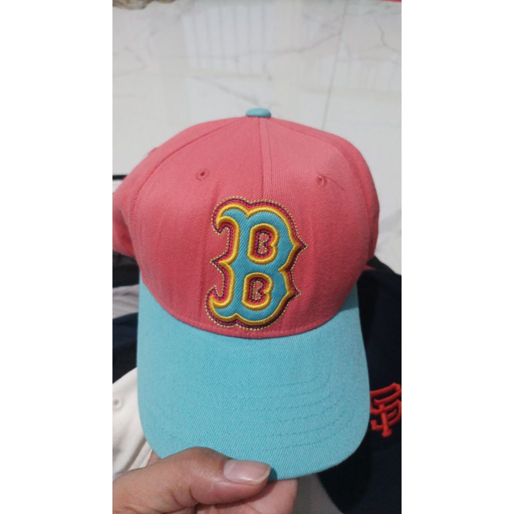 topi mlb setelan logo b