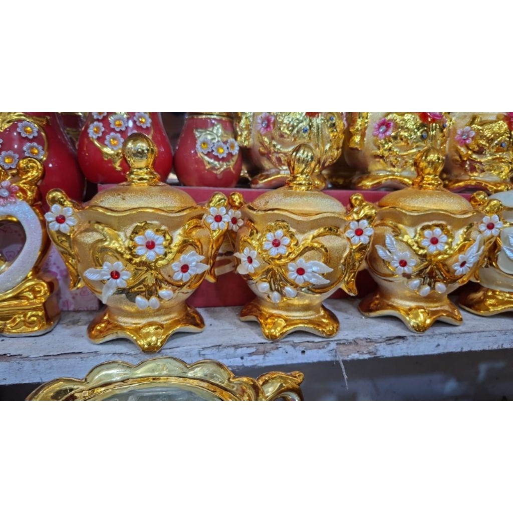 pajangan keramik gold set 3 / pajangan keramik import
