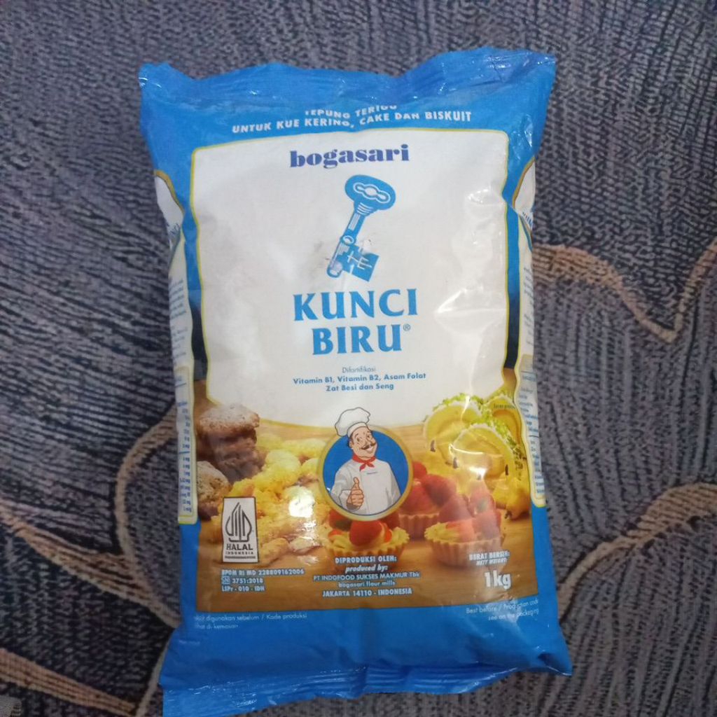 

Tepung Terigu Kunci Biru 1Kg