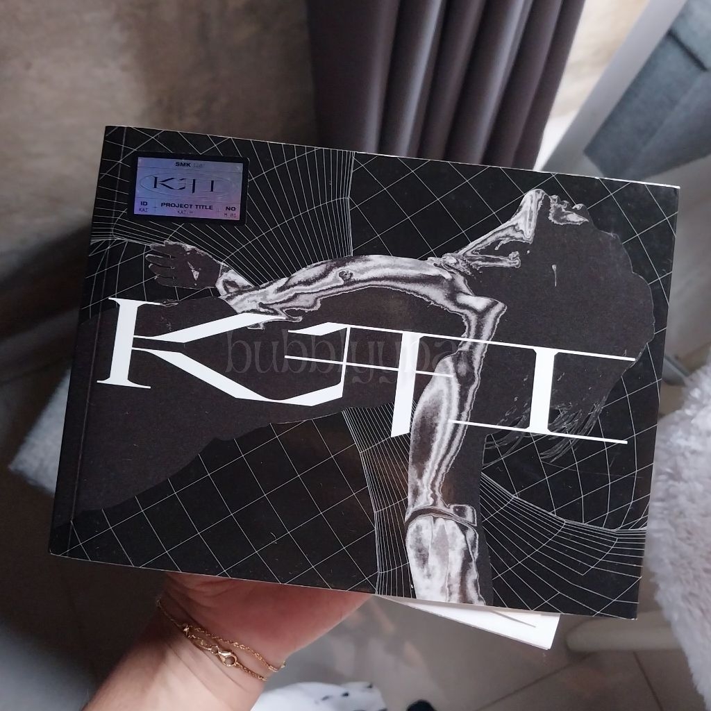KAI SOLO ALBUM - MMMH (FLIPBOOK VER.)
