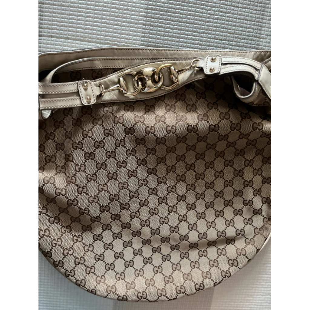 Gucci wave hobo off white beige Preloved bag