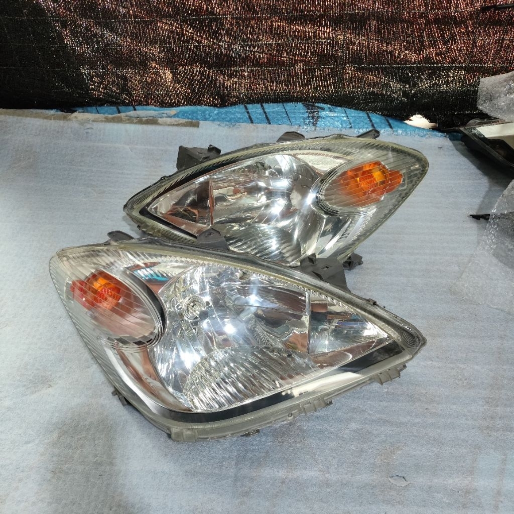 HEADLAMP LAMPU DEPAN MOBIL AVANZA XENIA 2008 2009 2010 2011 ORIGINAL SEPASANG