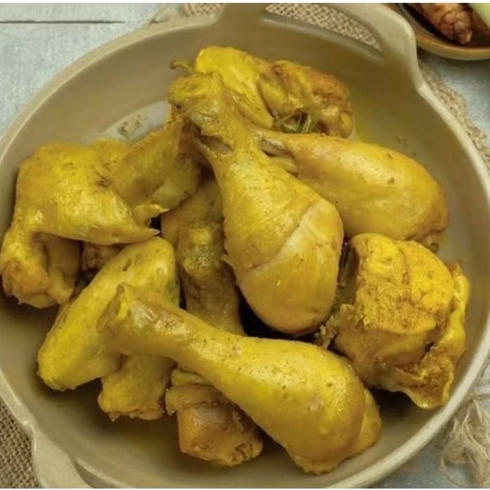 

ayam bumbu kuning tinggal goreng 1 ekor isi 8 potong