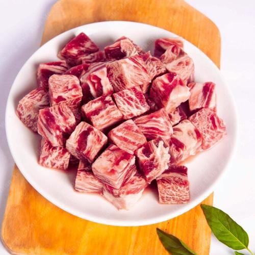 

Beef Saikoro 1Kg Steak Wagyu Meltique Daging Sapi Cubes Premium Aus Beef 2x2 cm