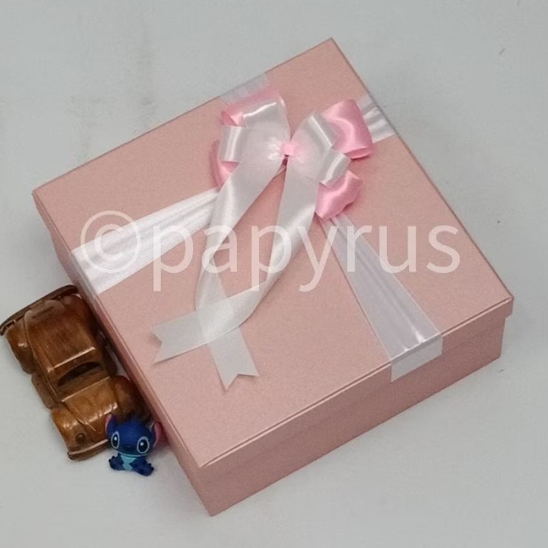 

PAPYRUS 25x25 Tinggi 10cm Kotak Kado Gift Box Hadiah V3