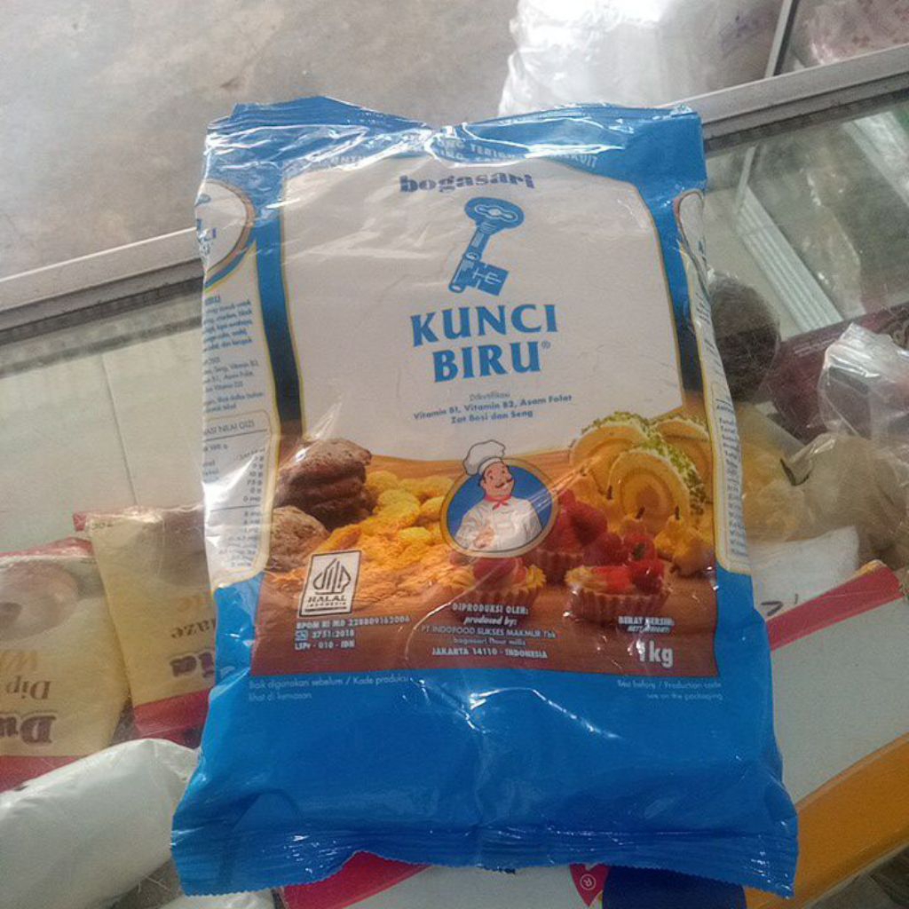 

Terigu Kunci Biru 1Kg