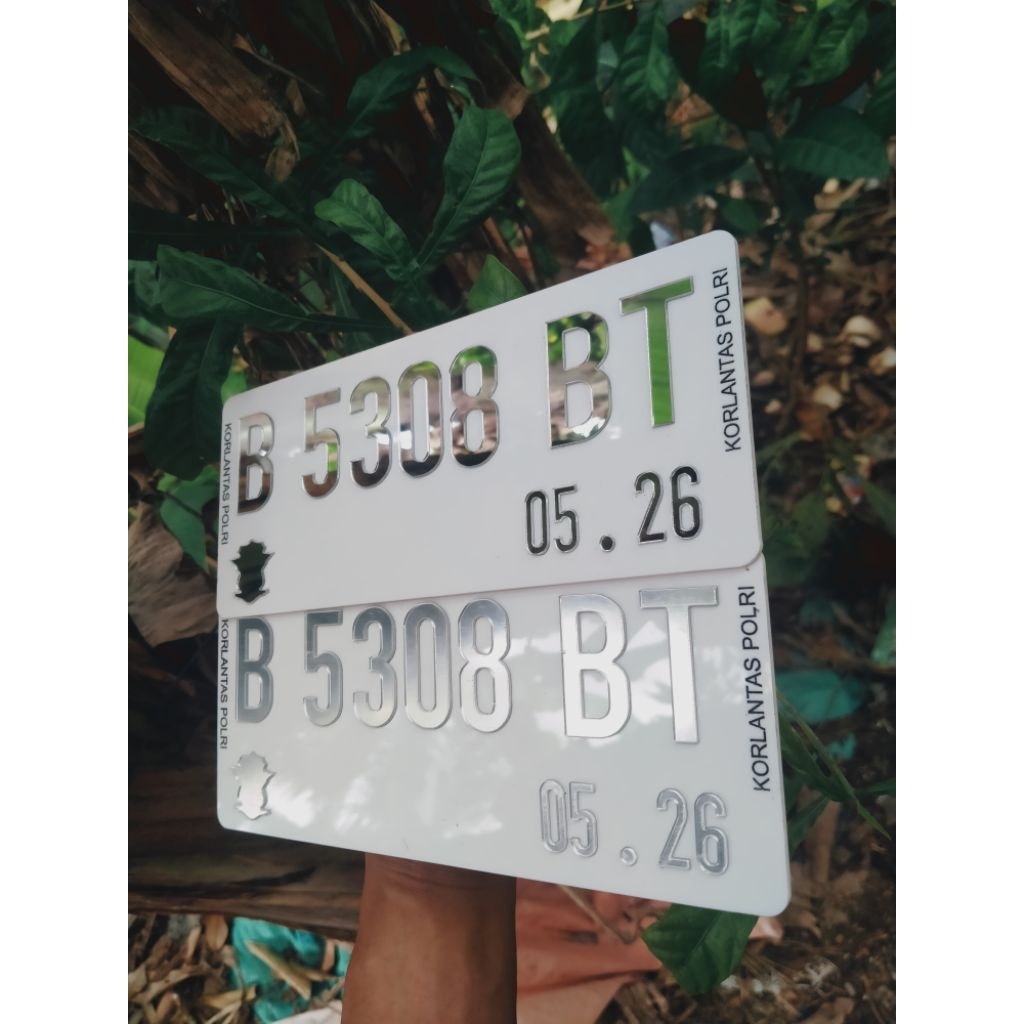 Plat motor akrilik mirror silver / dudukan plat motor universal / nomor plat custom akrilik