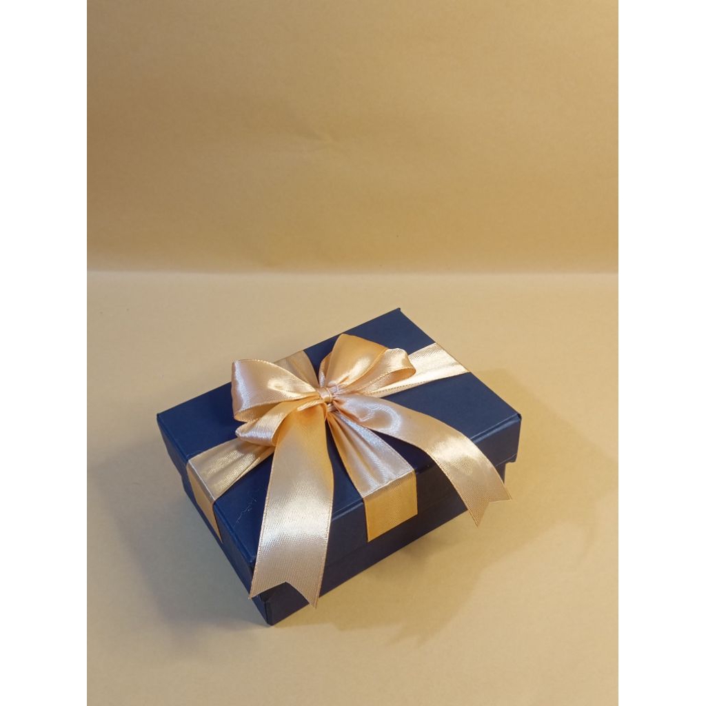 

kotak kado 12x9x4 cm berpita I kotak hadiah I hardbox