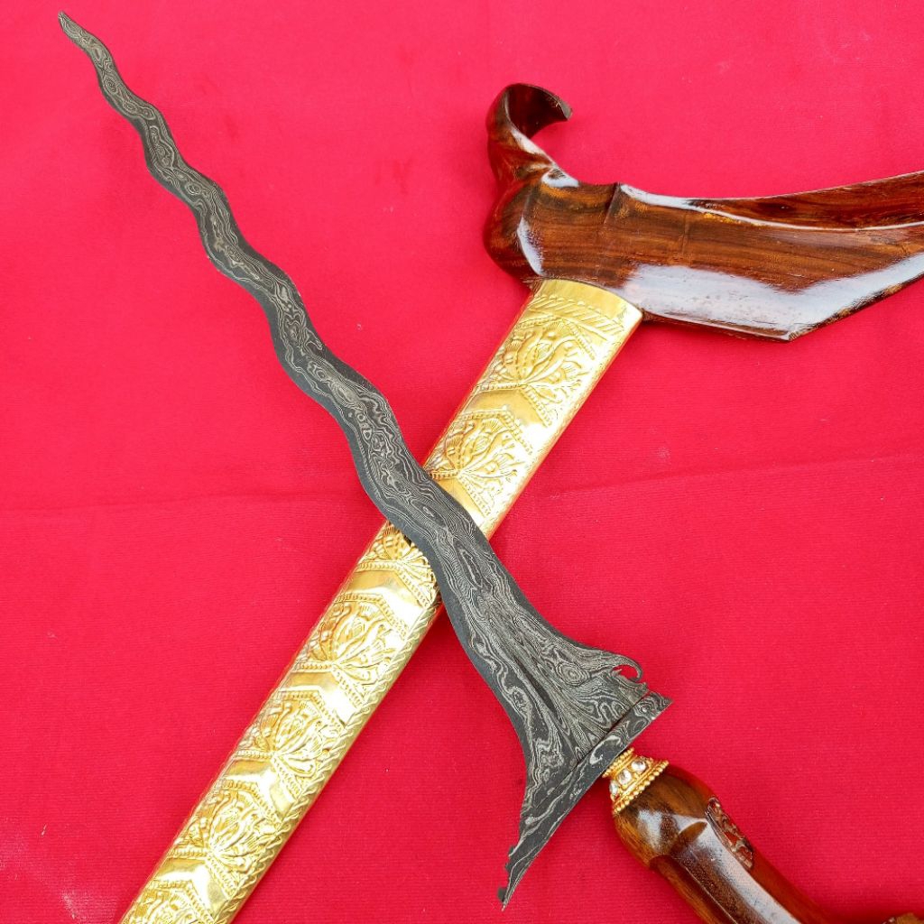 Koleksi Budaya Dapur Sengkelat Luk 13 Pamor Udan Emas Tiban