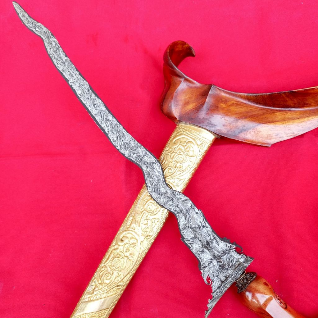 Koleksi Budaya Dapur Campur Bawur Luk 7 Pamor Miring Tangguh Maram