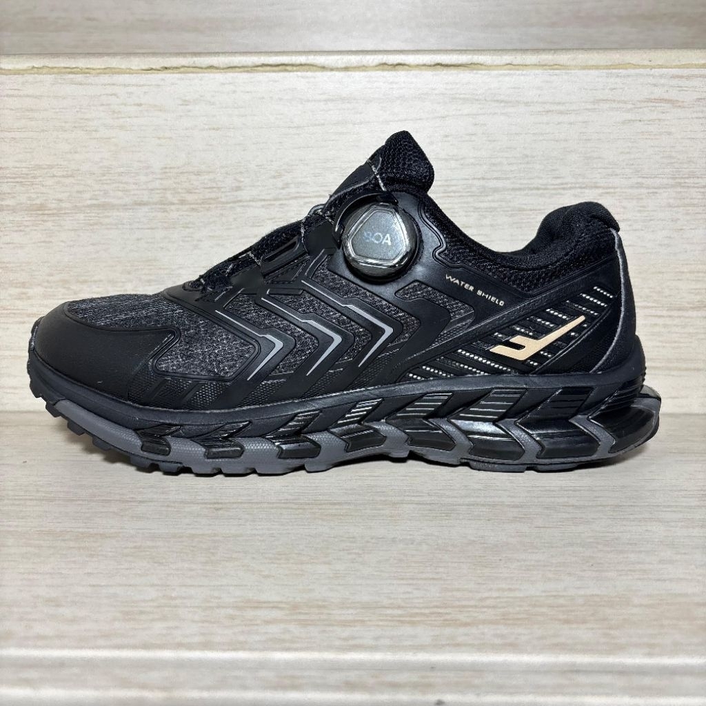 SEPATU OUTDOOR  TREKKING HIKING & RUNNING PROSPECS BOA SYSTEM / TALI PUTAR SECOND ORIGINAL  [ MURAH 