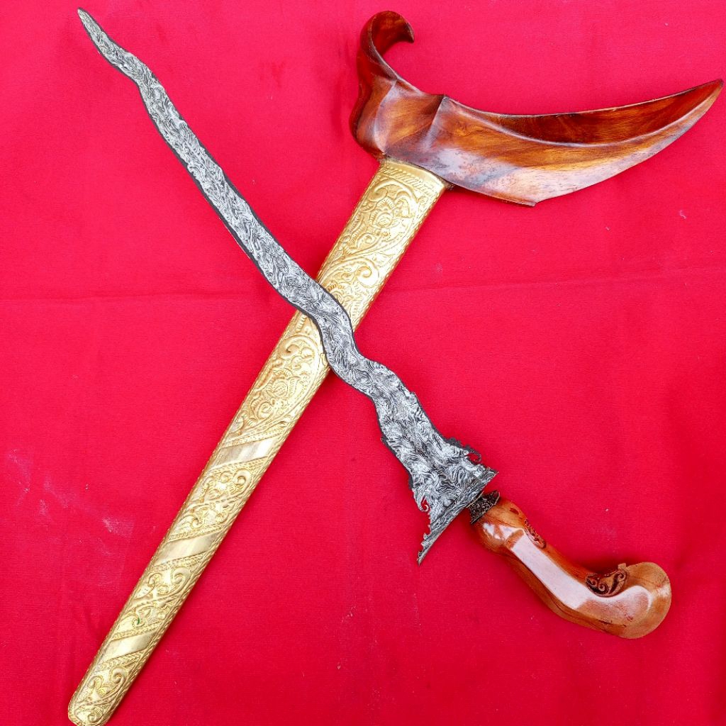 Koleksi Dapur Campur Bawur Luk 7 Pamor Lar Gangsir Pamor Miring