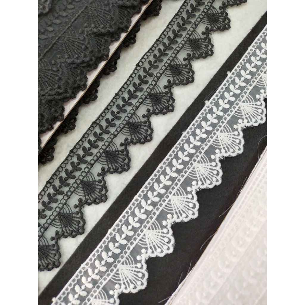 Renda Bordir Tile Hitam Putih 4cm
