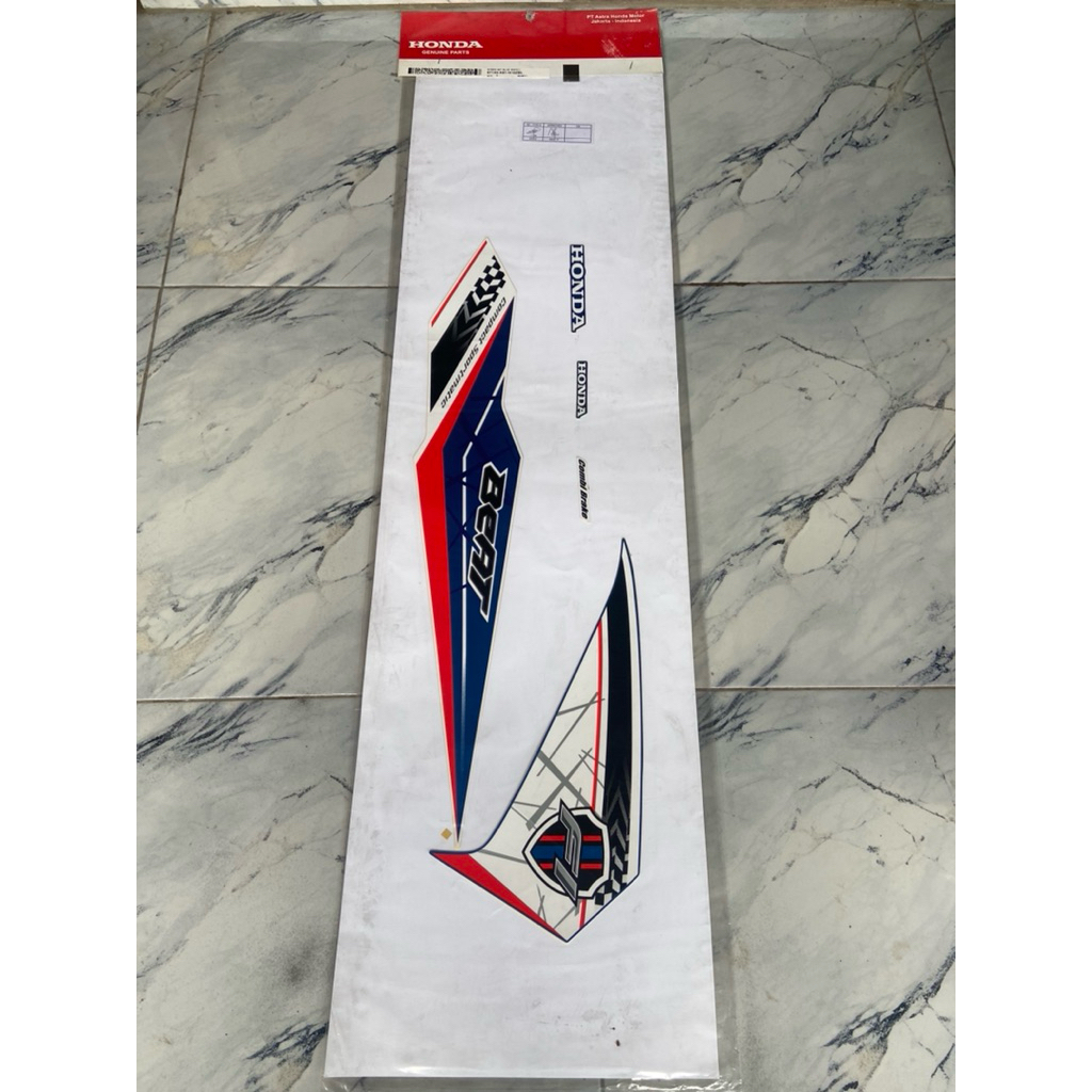 Sticker Body Kiri Biru Putih Honda New Beat Esp 871X0-K81-N102BL