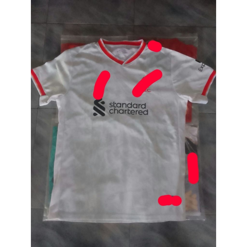Jersey LivErPool putih