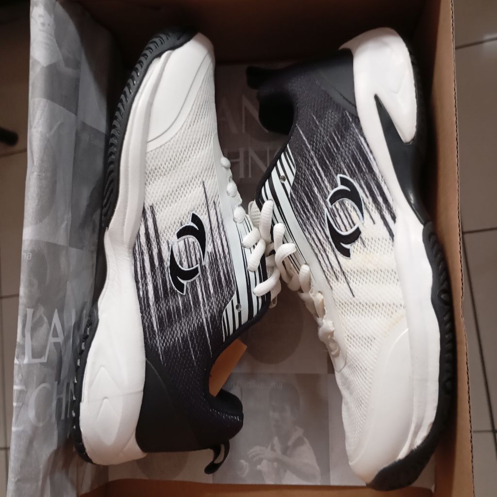 Sepatu Badminton Astec Jovan White Badminton Shoes Astec Jovan Putih Ex Display