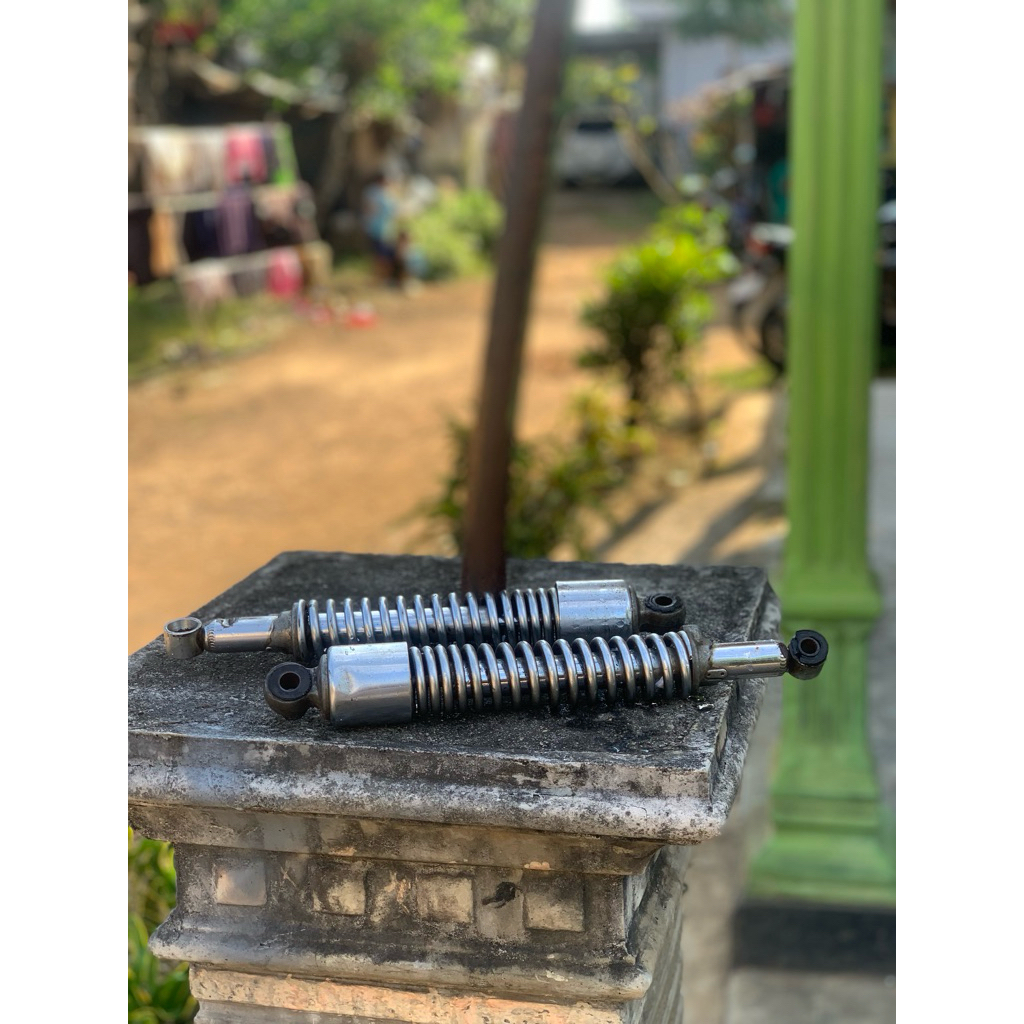shock belakang astrea 800 ori copotan