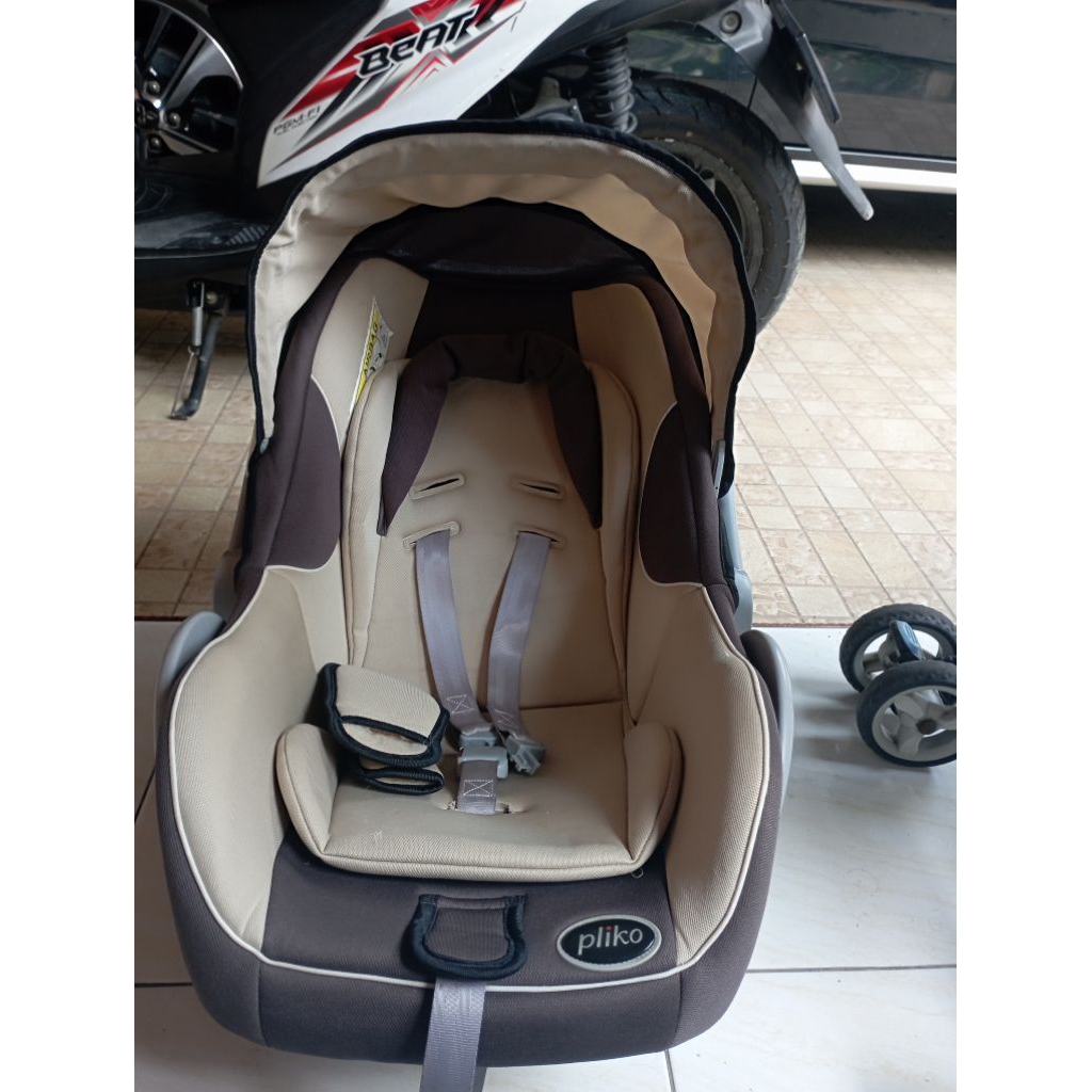 baby carseat pliko preloved